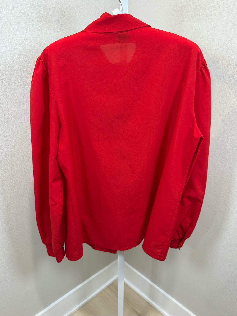 Vintage Plus Jonquil Judy Bond Co. Pussybow Blouse Red Tie Neck Size 18 - Picture 4 of 5